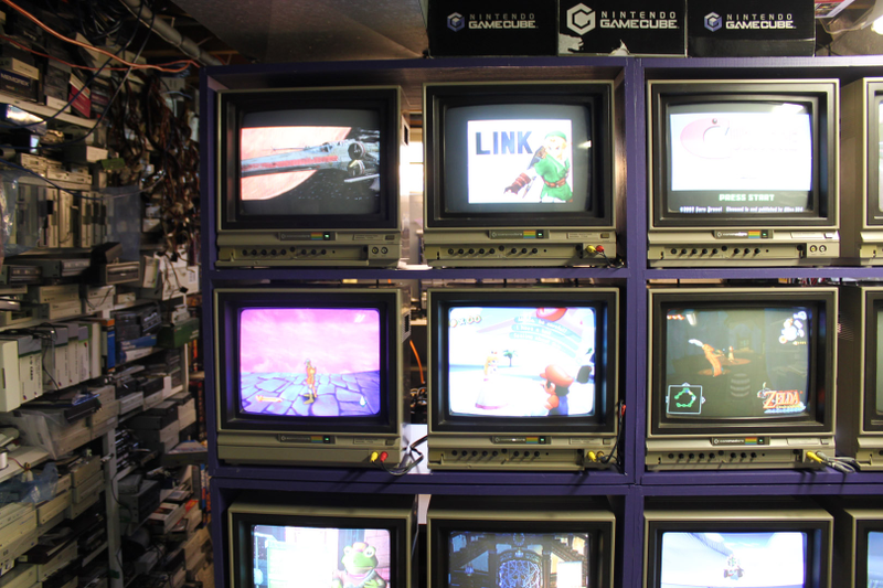 Illustration for article titled A Cube of Cubes, or a Perplexing Way to Play 16 GameCube Games